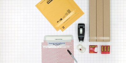 Beskytt postetiketter med Scotch® Super-Hold Tape
